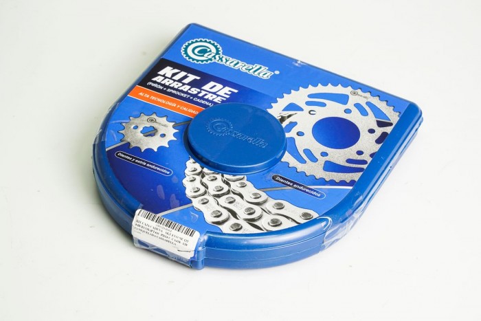 KIT CAJA CADENA - AKT EVO NE 125 4 HUECOS (PT41C-PD14 C-CA428--120-C) NIQUELADA CASSARELLA