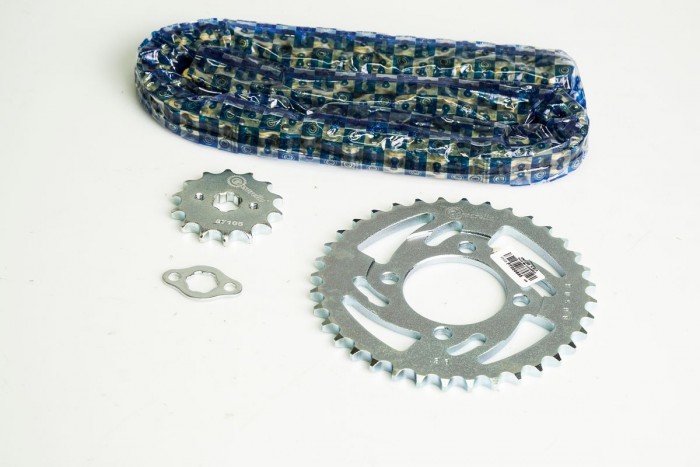 KIT CAJA CADENA - AKT 110 4 HUECOS (PT36C-PD14C-428--132-C) DORADA CASSARELLA