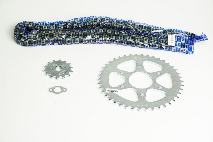 KIT CAJA CADENA - DUKE 200 6 HUECOS (PT42C-PD14C-520-H-120-C) DORADA O'RING CASSARELLA