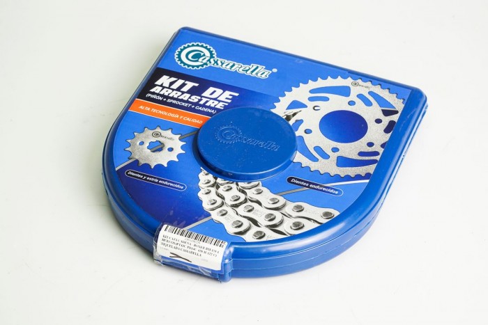 KIT CAJA CADENA - BOXER BM 150 4 HUECOS (PT42C-PD14C-428-H-122-C) NIQUELADA CASSARELLA