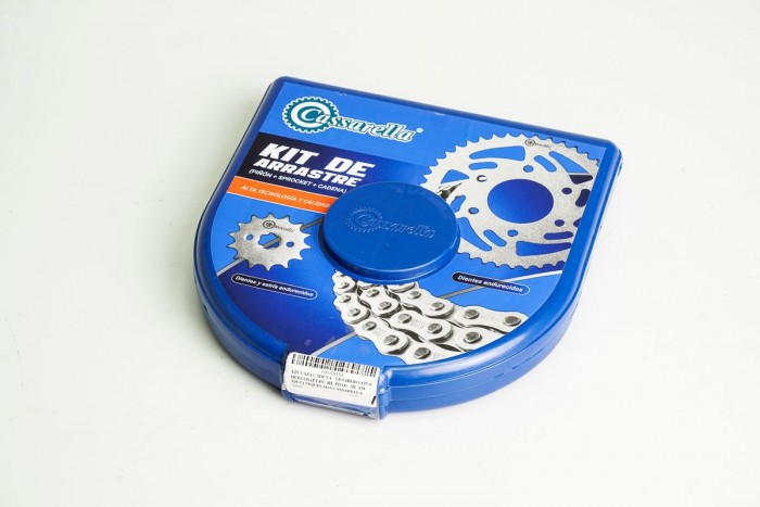 KIT CAJA CADENA - YD LIBERO 125 4 HUECOS (PT45C 4H -PD14C 2H -428--120-C) NIQUELADA CASSARELLA