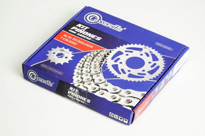 KIT CAJA CADENA - AKT 110 4 HUECOS (PT36C-PD14C-428-H-110-C) DORADA CASSARELLA