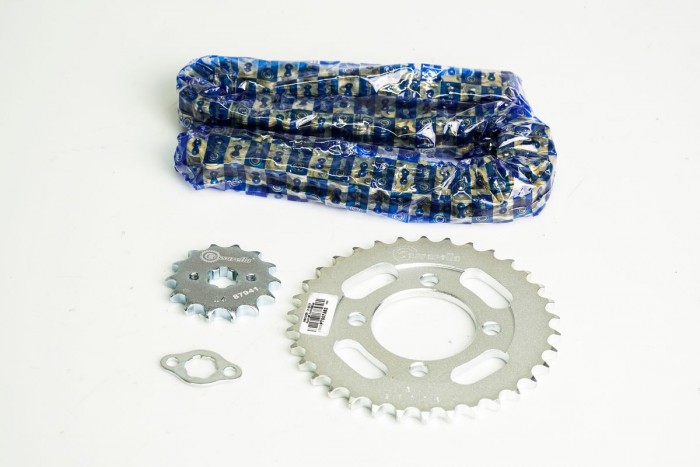 KIT CAJA CADENA - AKT FLEX 125 4 HUECOS (PT34C-PD14C-428-H-104-C) DORADA CASSARELLA