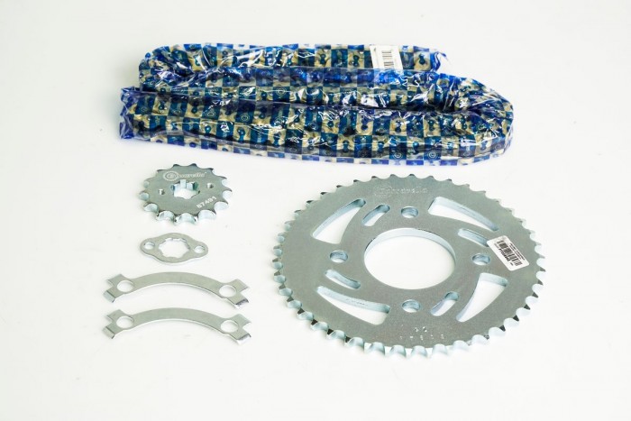 KIT CAJA CADENA - DISCOVER 135 4 HUECOS (PT42C-PD14C-428-H-124-C) DORADA CASSARELLA