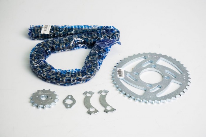 KIT CAJA CADENA - BOXER PLATINO 100 4 HUECOS (PT42C-PD14C-428-H-122-C) NIQUELADA CASSARELLA