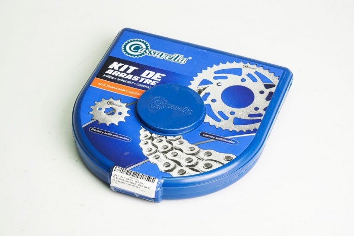 KIT CAJA CADENA - AKT 110 4 HUECOS (PT36C-PD14C-428-H-110-C) NIQUELADA CASSARELLA