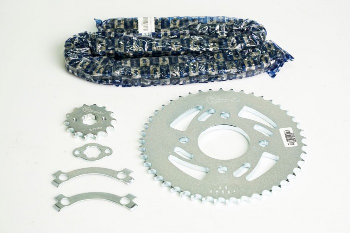 KIT CAJA CADENA - CBZ-5 160 4 HUECOS (PT46C-PD14C-428-H-132-C) NIQUELADA CASSARELLA