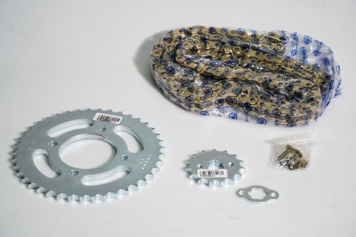 KIT CAJA CADENA - HAYATE 110 4 HUECOS (PT40C-PD14C-428-H-132-C) DORADA CASSARELLA