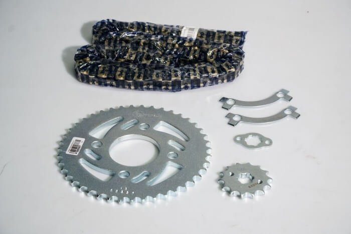 KIT CAJA CADENA - PULSAR 180 4 HUECOS (PT43C-PD14C-428-H-132-C) DORADA CASSARELLA