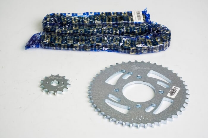 KIT CAJA CADENA - STRYKER 125 4 HUECOS (PT45C-PD13C-428-H-124-C) DORADA CASSARELLA