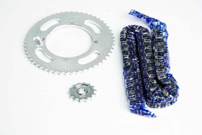 KIT CAJA CADENA - KLX J 150 4 HUECOS (PT52C-PD14C-428-H-134-C) DORADA CASSARELLA