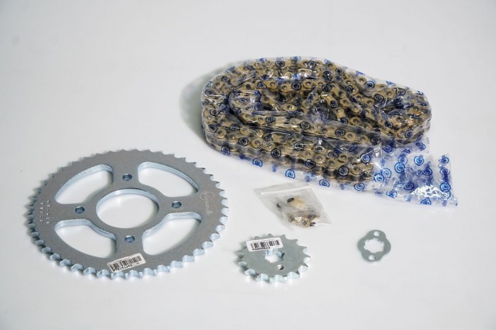 KIT CAJA CADENA - GIXXER 150 4 HUECOS (PT45C - PD15C - 428 - H -132C) DORADA O´RING CASSARELLA