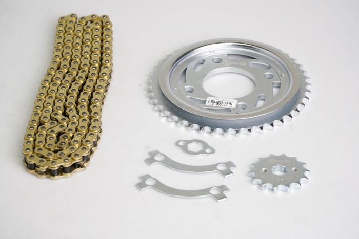 KIT CAJA CADENA - CB 125 F 4 HUECOS (PT43C-PD14C-428-H-132-C) DORADA CASSARELLA