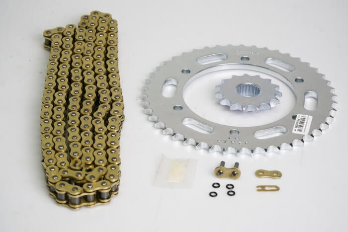 KIT CAJA CADENA - FZ 250 6 HUECOS (PT46C-PD15C-428-H-136-C) DORADA O'RING CASSARELLA