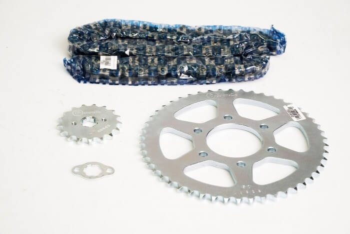 KIT CAJA CADENA - DR 150 6 HUECOS (PT50C-PD17C-428-H-132C) NIQUELADA CASSARELLA