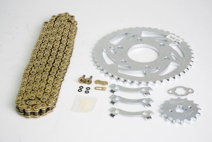 KIT CAJA CADENA - PULSAR NS 200 6 HUECOS (PT45C-PD16C-428-H-132-C) DORADA O'RING SPEED CASSARELLA