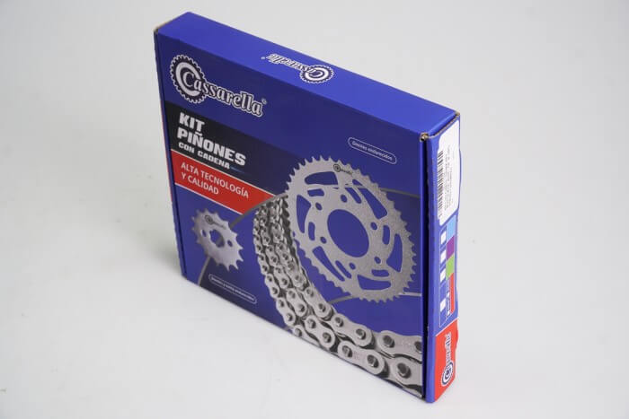 KIT CAJA CADENA - GIXXER 250/ V-STROM 250 SX  5 HUECOS (PT40 - PD13C - 520 - H -120C)  DORADA CASSARELLA
