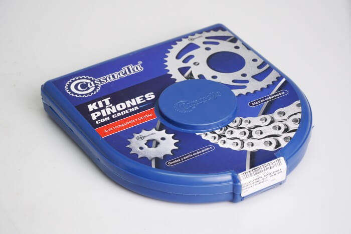 KIT CAJA CADENA - BENELLI 180 S 6 HUECOS (PT46C - PD13C - 428-H-132C)DORADA  CASSARELLA