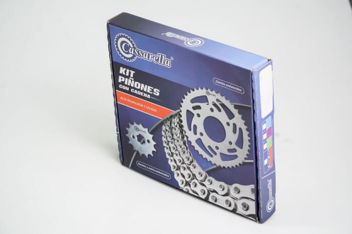 KIT CAJA CADENA - YCZ 110 4 HUECOS PASO 428 (PT42C-PD14C-428-H-124-C) DORADA CASSARELLA