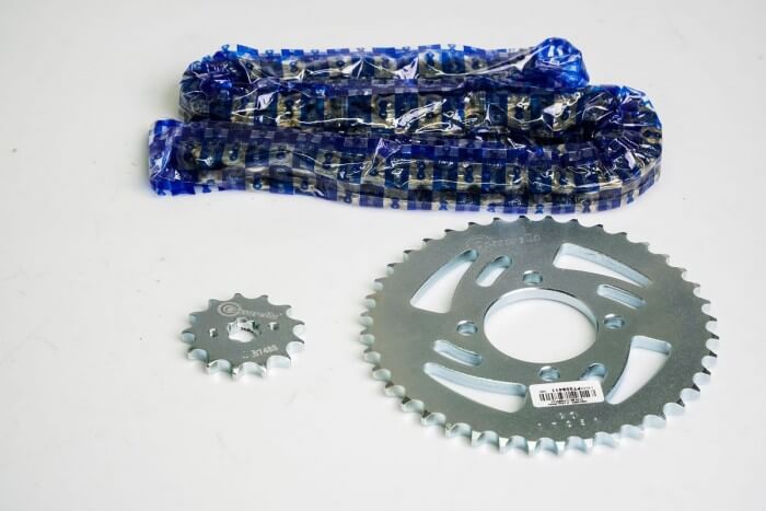 KIT CAJA CADENA - STAR SPORT TVS 100 4 HUECOS (PT40C-PD14C-428-H-110-C) DORADA CASSARELLA