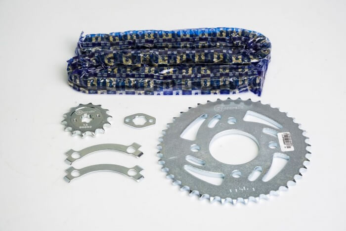 KIT CAJA CADENA - DISCOVER ST 125 4 HUECOS (PT43C-PD14C-428-H-126-C) DORADA  CASSARELLA