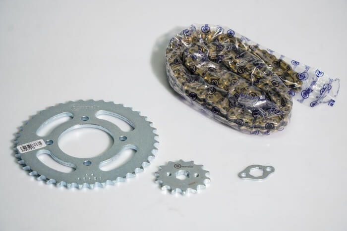 KIT CAJA CADENA - HAYATE 110 4 HUECOS (PT40C-PD14C-420--114-C) DORADA CASSARELLA