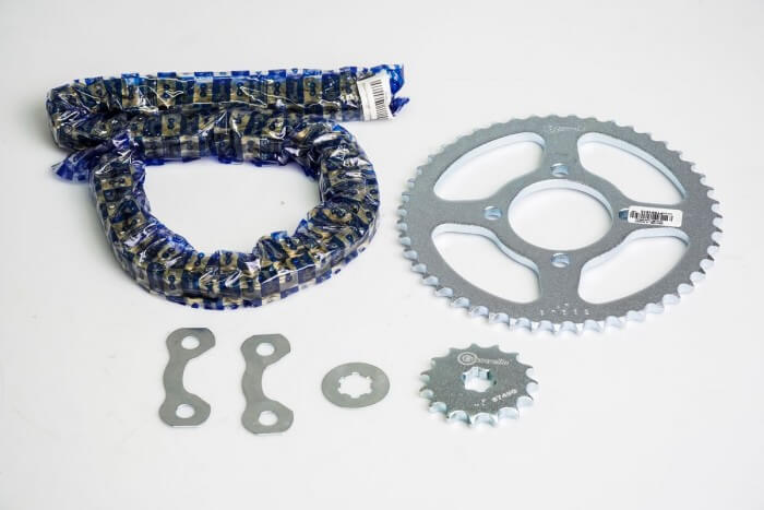 KIT CAJA CADENA - DT N 125 4 HUECOS (PT47C-PD15C-428-H-118-C) DORADA CASSARELLA