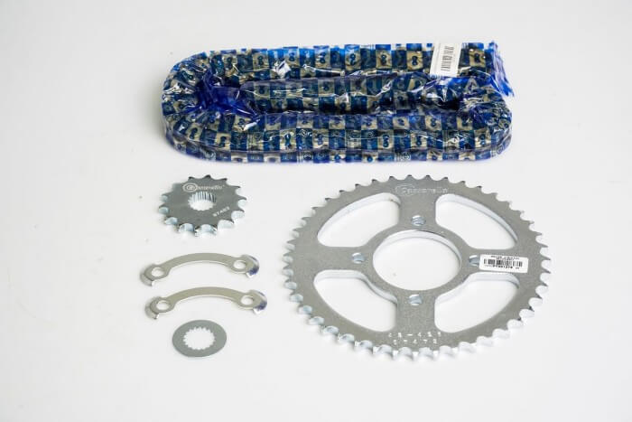 KIT CAJA CADENA - GN H 125 4 HUECOS (PT43C-PD14C-428-H-124-C) DORADA CASSARELLA