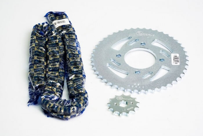 KIT CAJA CADENA - STRYKER 125 4 HUECOS (PT45C-PD13C-428-H-132-C) DORADA CASSARELLA