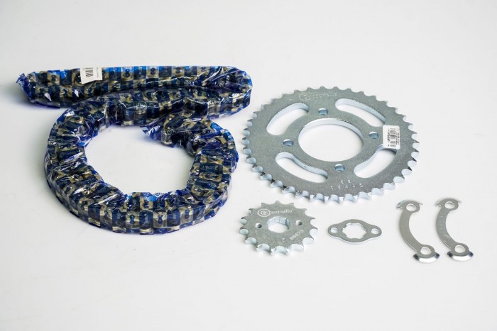 KIT ARRASTRE - AKT EVO 125 4 HUECOS (PT38C-PD15C-428-H-132-C) DORADA CASSARELLA