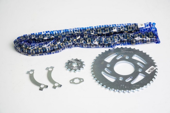 KIT ARRASTRE - DISCOVER ST 125/PULSAR 135 FORCE 4HUECOS(PT45C-PD13C-428-H-138) DORADA CASSARELLA