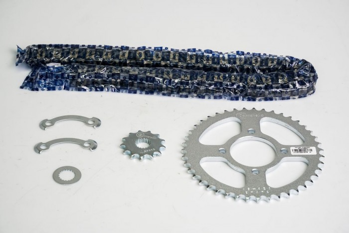 KIT ARRASTRE - RKS 125/150 4 HUECOS (PT43C-PD13C-428-H-132-C) NIQUELADA CASSARELLA