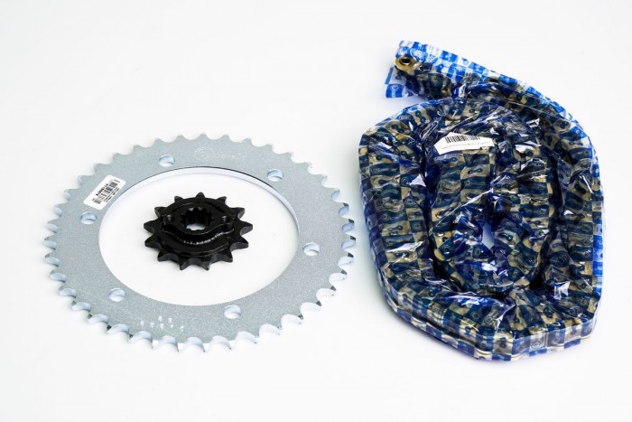 KIT ARRASTRE - XRE 300 6 HUECOS (PT39C - PD13C - 520 -H- 120C) DORADA O'RING CASSARELLA