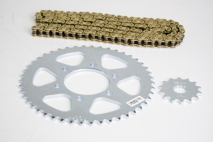 KIT ARRASTRE - VERSYS 650 6 HUECOS (PT46C-PD14C-520-H-120 C) DORADA CASSARELLA