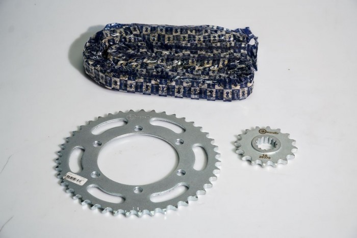 KIT ARRASTRE - MT-07 6 HUECOS (PT43C-PD16C-525-H-120-C) DORADA O´RING CASSARELLA