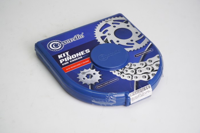 KIT ARRASTRE - GSX S / R 150 4 HUECOS (PT45C - PD15C - 428 -H-132C) NIQUELADA CASSARELLA