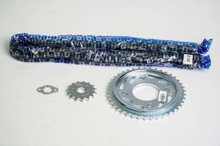 KIT ARRASTRE - UM RENEGADE 200 4 HUECOS (PT41C-PD15C-428--136-C) DORADA CASSARELLA