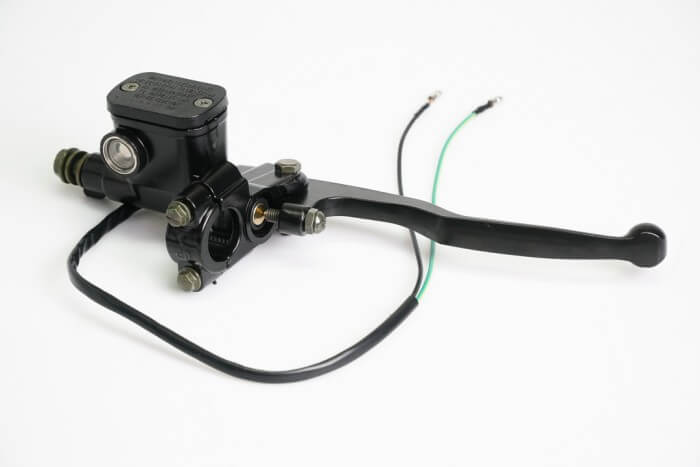 BOMBA FRENO DELANTERA CASSARELLA CRYPTON T-110 CON MANIGUETA