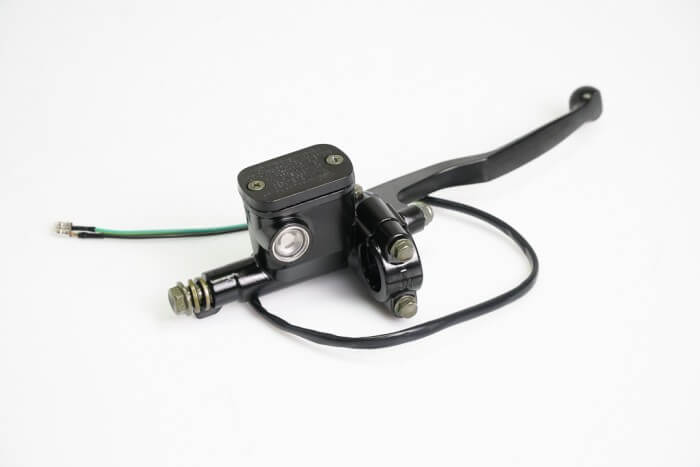 BOMBA FRENO DELANTERA CASSARELLA CRYPTON T-110 CON MANIGUETA