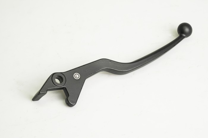 MANIGUETA DERECHA RTX150|GS150R|GSXR125|CR4125|CR5200|TTR180|TTX200|CR5180|CR4162|TT200DS|TTR200|TTR125|CR4200|GS125|GN125|DR650|AX4| NEGRA CASSARELLA