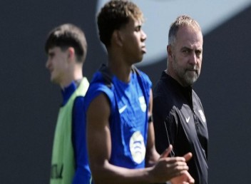 Otra vez Lamine, entrenó aparte de sus compañeros